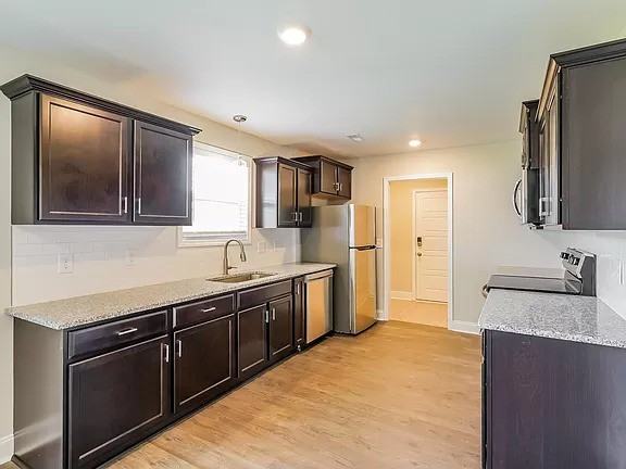 222 Notgrass Rd - Photo 2 of 8