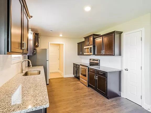222 Notgrass Rd - Photo 3 of 8