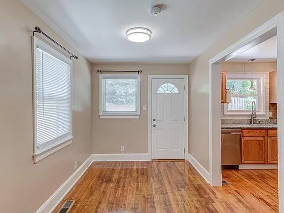 2710 Broad St - Photo 3 of 18