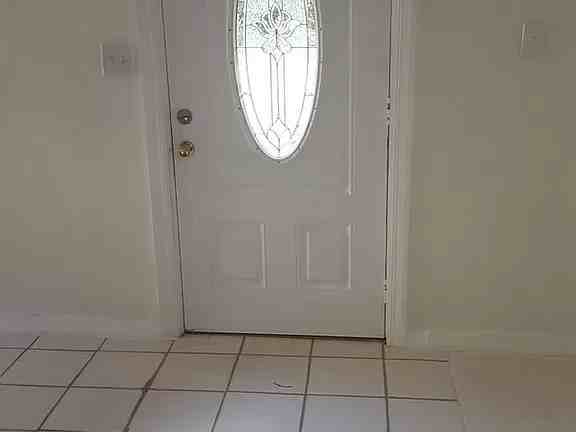 802 Lincoln Ave - Photo 2 of 9