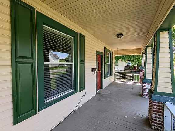 136 W Bryan Ave - Photo 3 of 16