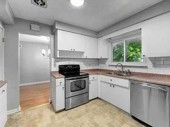 509 Karl Dr - Photo 2 of 10