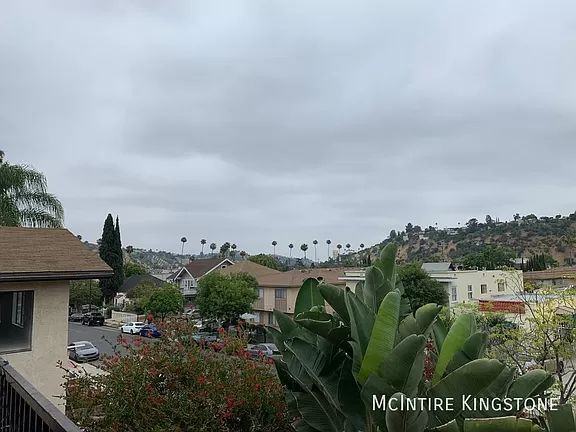 371 1/2 N Avenue 52 - Photo 3 of 20