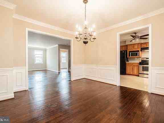 3554 S George Mason Dr - Photo 3 of 12