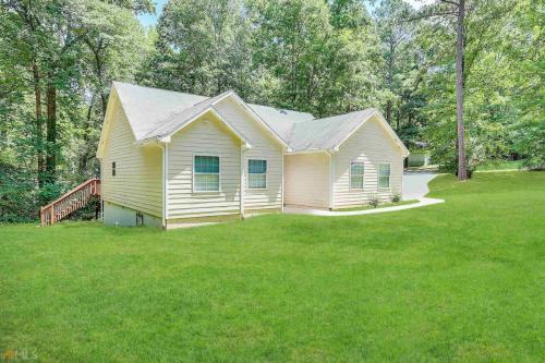 246 Lakeview Dr - Photo 2 of 20