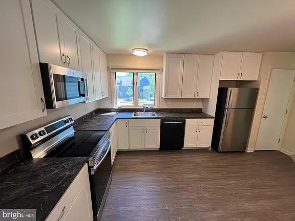 105 Foxfire Dr - Photo 2 of 10