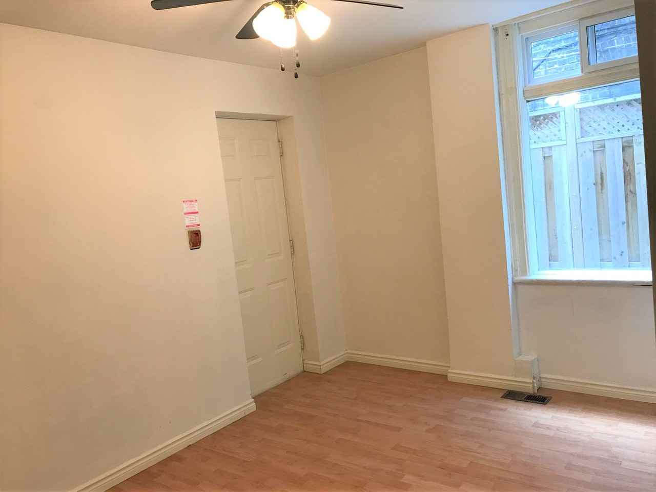 Beautiful 1 bedroom in Victorian home - Photo 3 of 6