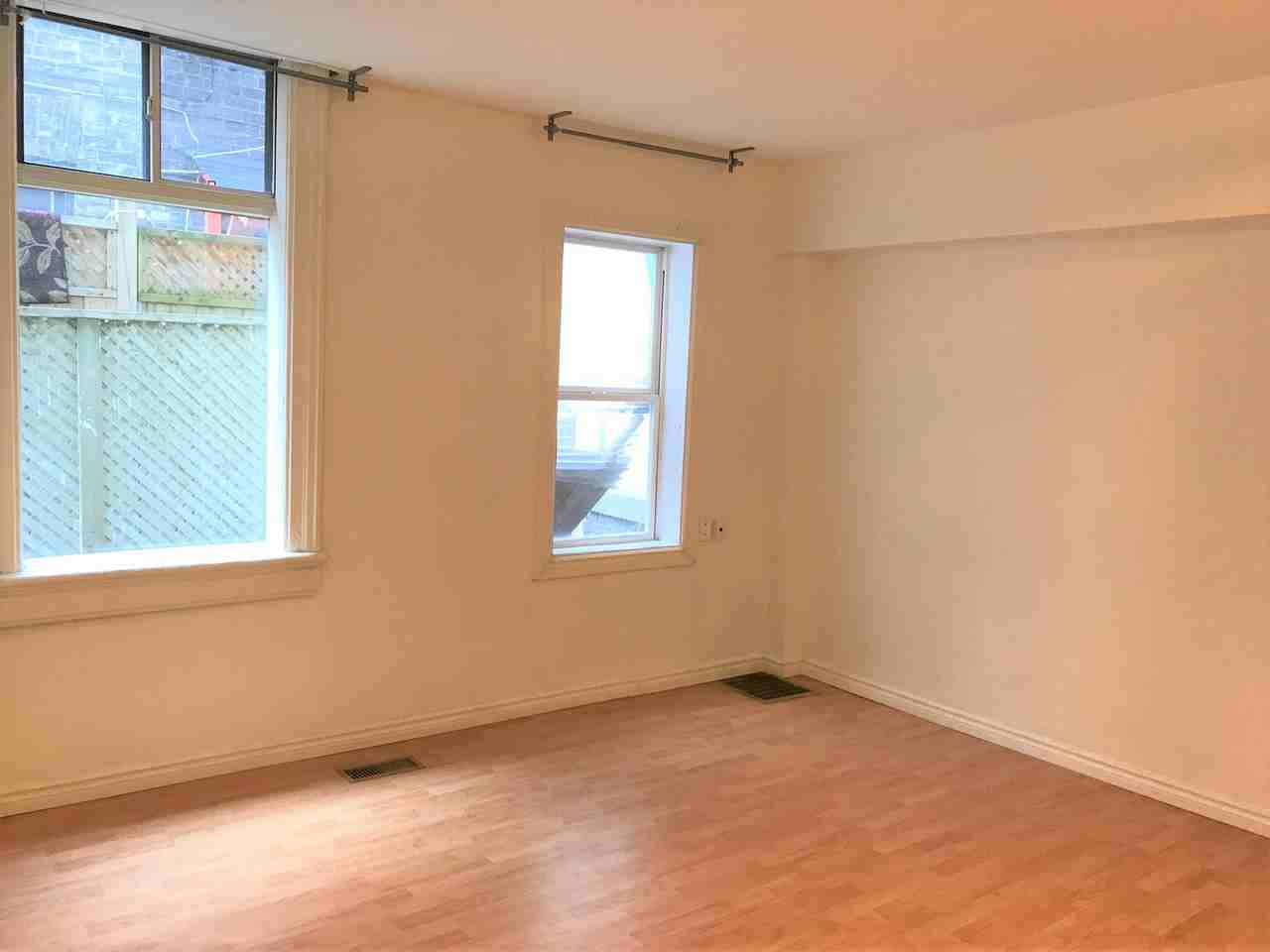 Beautiful 1 bedroom in Victorian home - Photo 2 of 6