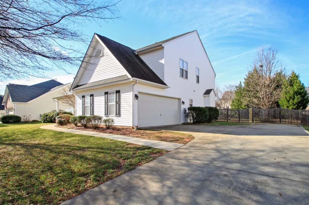 3714 Weddington Ridge Ln - Photo 2 of 21