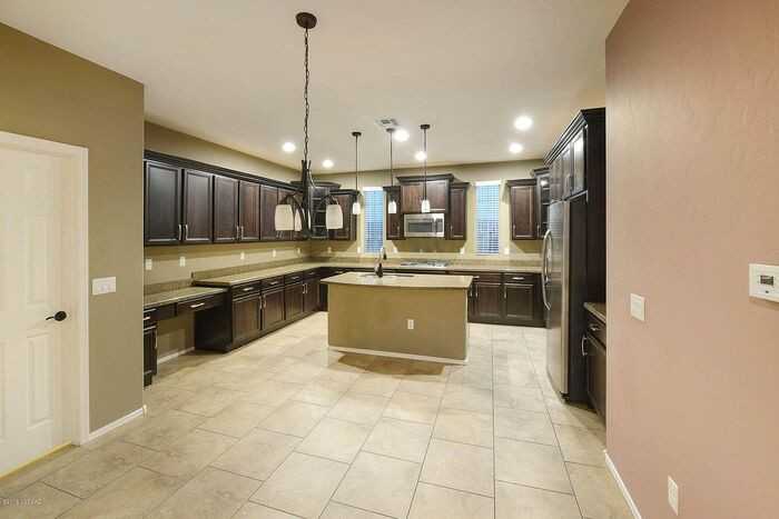 12111 N Golden Mirror Dr - Photo 2 of 22