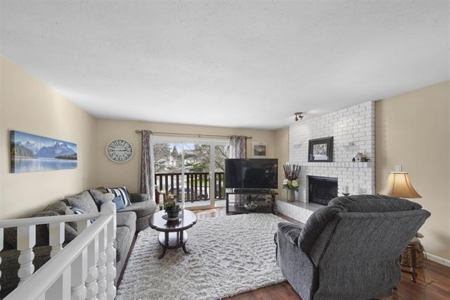 20445 Thorne Avenue - Photo 3 of 15