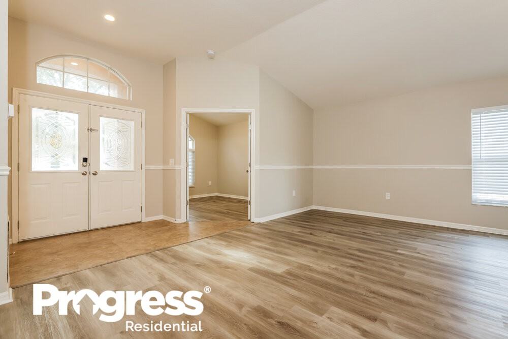 10809 Windbury Way - Photo 3 of 16