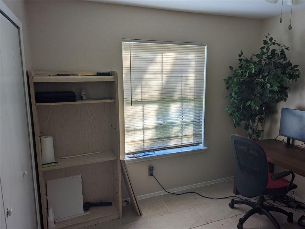 2203 Frontier Trl - Photo 2 of 8