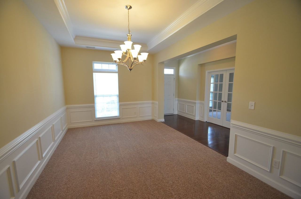 11214 Skytop Dr - Photo 2 of 11