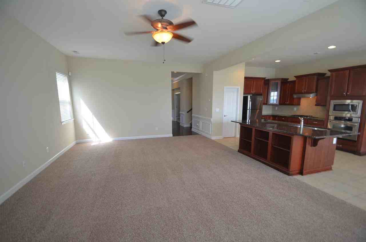 11214 Skytop Dr - Photo 3 of 11