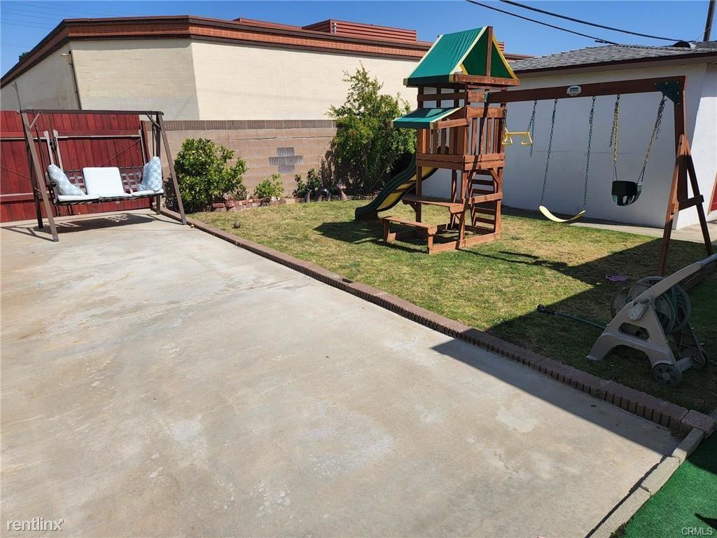 1020 Eriel Ave - Photo 2 of 9
