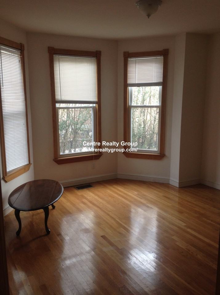 49 Pearl St #1 - Photo 4 of 12