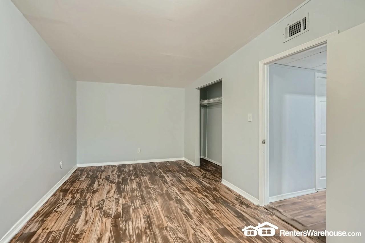 793 East Ave - Photo 3 of 10