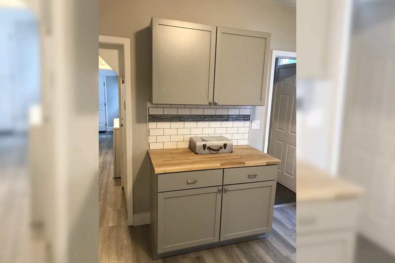 1016 Lowry Ave Ne - Photo 2 of 18