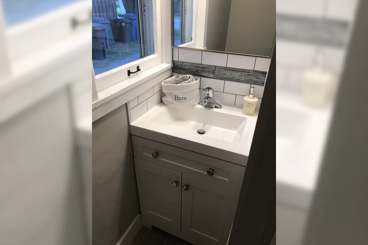 1016 Lowry Ave Ne - Photo 3 of 18