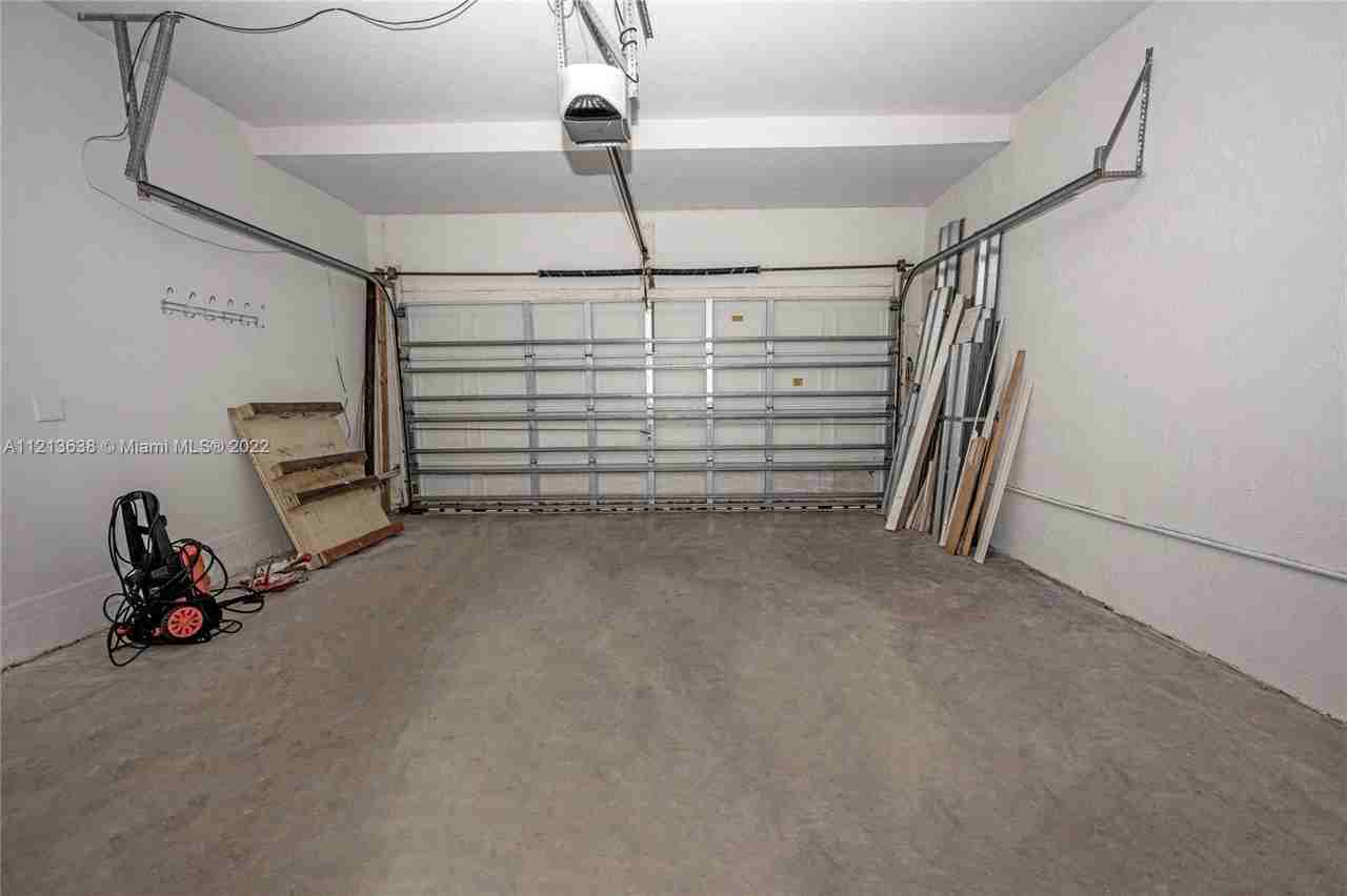 2010 Northwest 98th Way - Photo 3 of 16