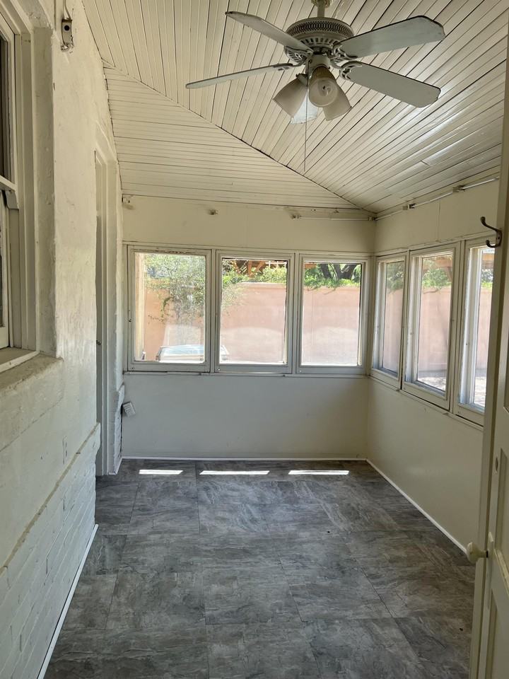 704 E University Blvd #1 - Photo 3 of 10