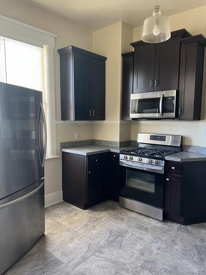 704 E University Blvd #1 - Photo 4 of 10