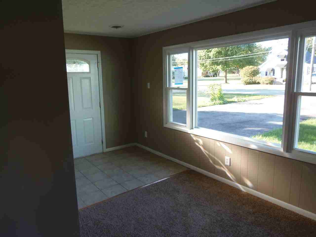 1146 McMillen Ave - Photo 2 of 15