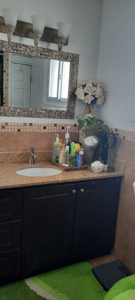 146 Marcella Crescent - Photo 2 of 4