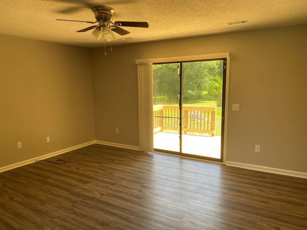 329 Country Rd - Photo 3 of 8