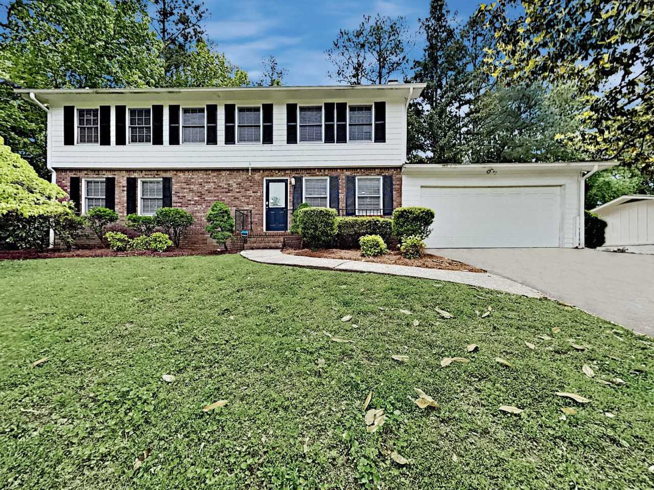 3820 Cline Dr Se - Photo 2 of 19