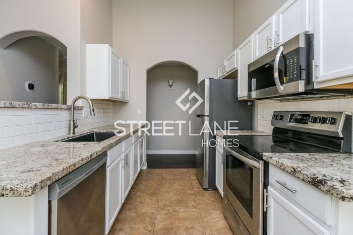 1828 E Carla Vista Dr - Photo 2 of 13