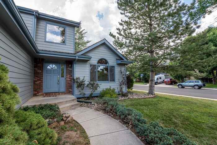 2831 Mercy Dr - Photo 2 of 31