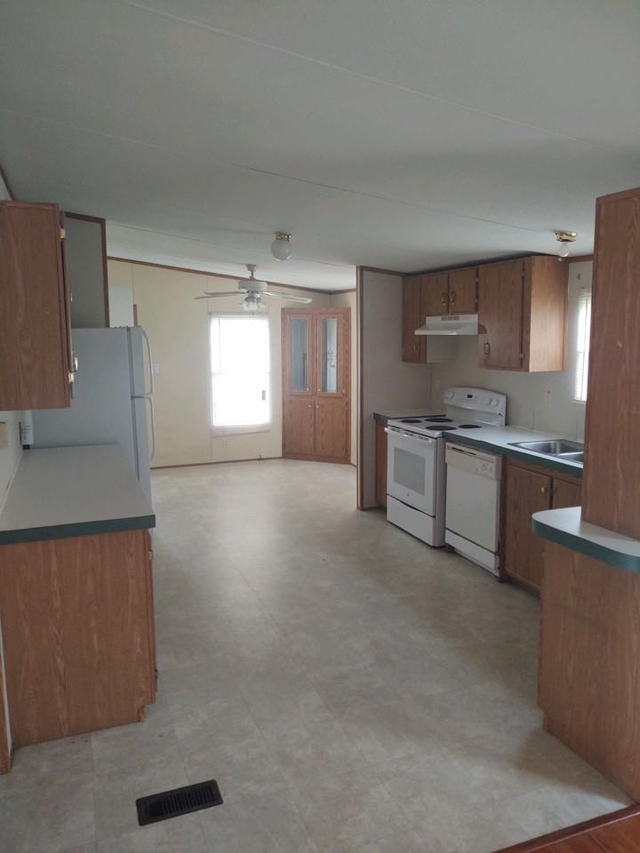 100 Stone Cutter Dr #1 - Photo 4 of 7