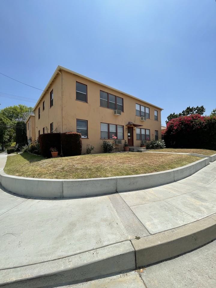 1500 West Alameda Avenue - 1500 1/2 #1500-1-2 - Photo 6 of 8