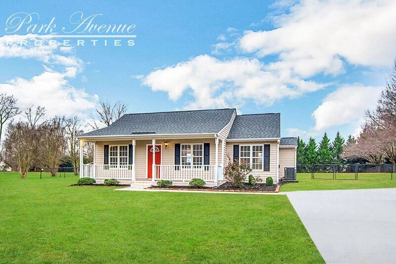 114 Hunter Ln - Photo 3 of 24