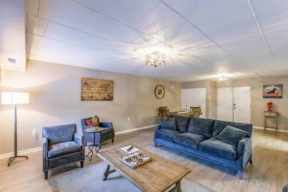 Bryn Mawr - Photo 6 of 30