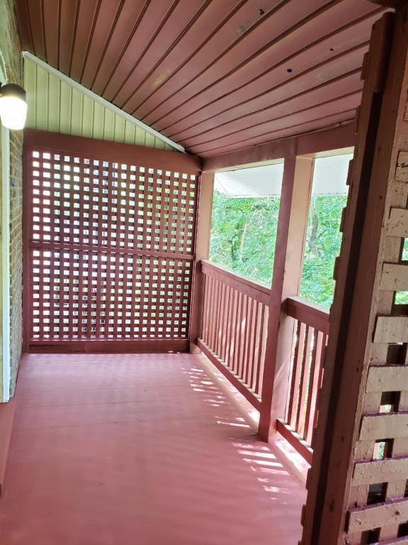 529 W 37th St - Photo 4 of 50