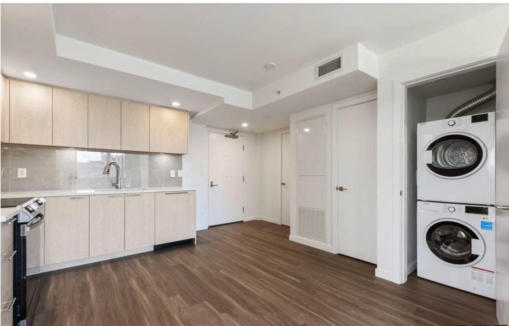 4188 Yew Street - Photo 3 of 11