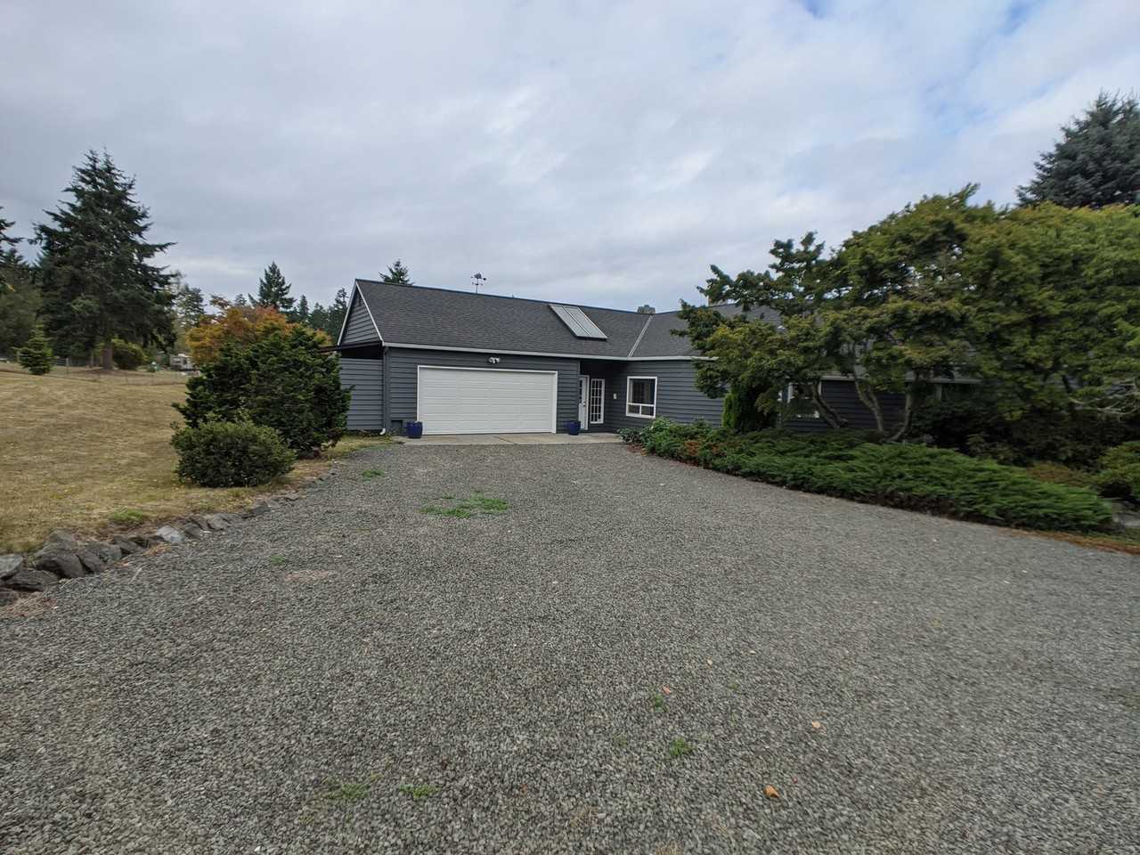 251 Old Schoolhouse Rd - Photo 2 of 44