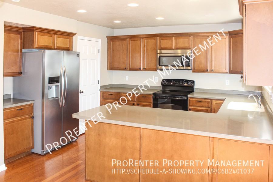 1062 S 1775 W - Photo 3 of 26