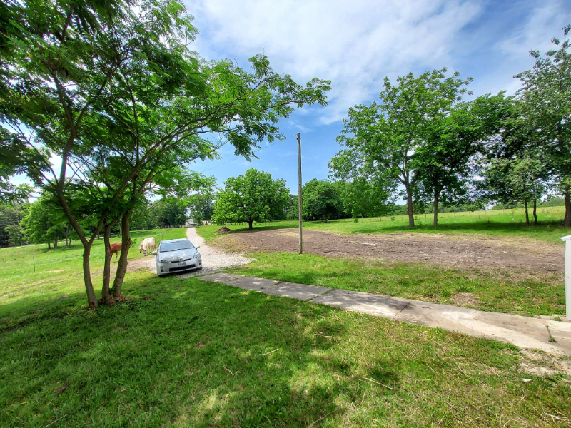 23059 Lange Rd - Photo 2 of 4