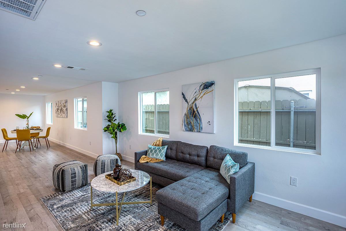 2015 Walnut St - Photo 3 of 10