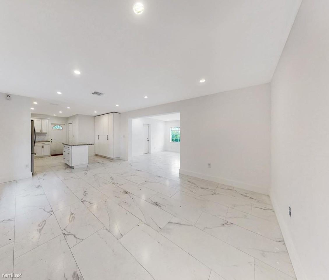 7961 Nw 175th St - Photo 2 of 8