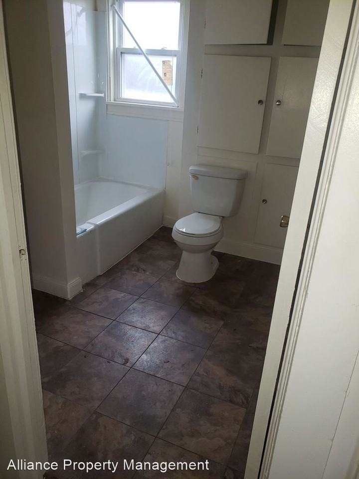 1437 Saint Marys Ave - Photo 3 of 7