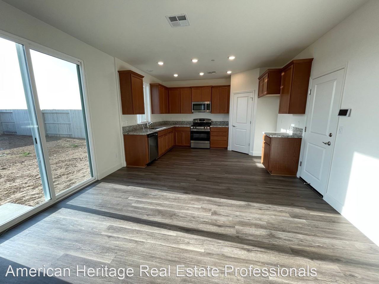 8081 Oxbow Landing Loop - Photo 3 of 16