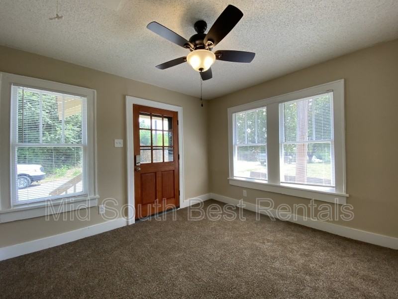 517 W 31st St - Photo 2 of 6