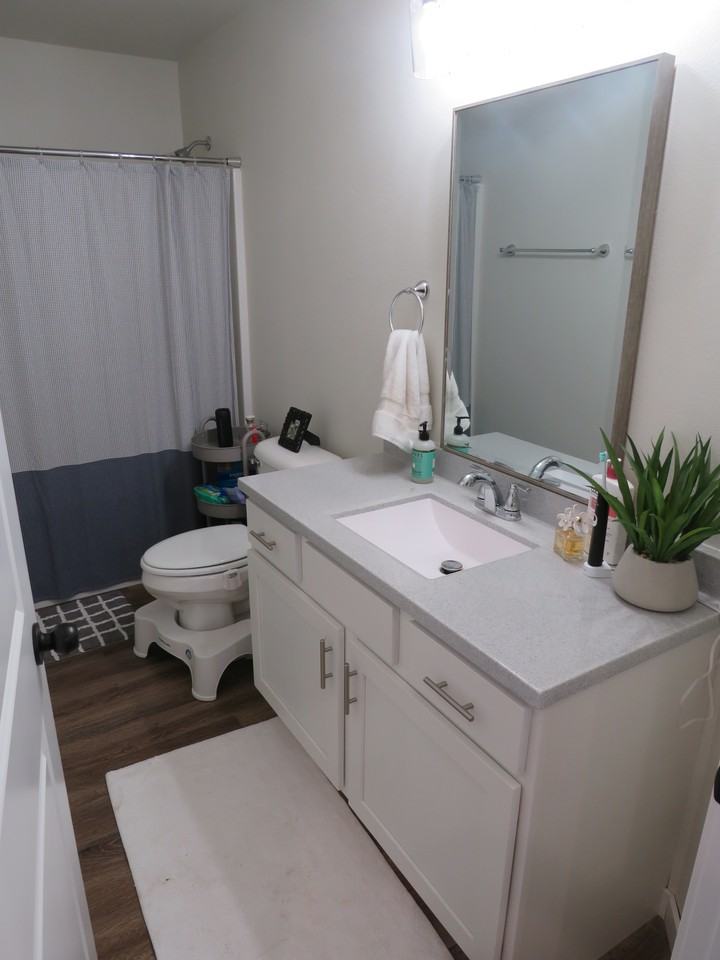420 Franklin St - Photo 2 of 5