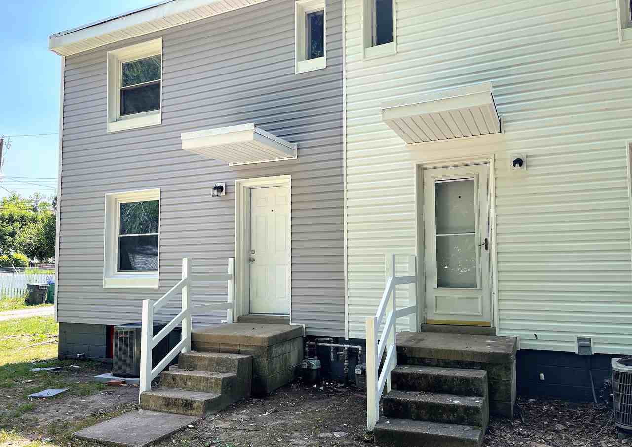 1104 S Lombardy St - Photo 2 of 24