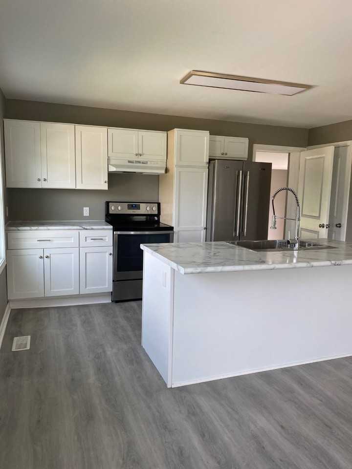 632 Hardys Chapel Rd - Photo 3 of 11